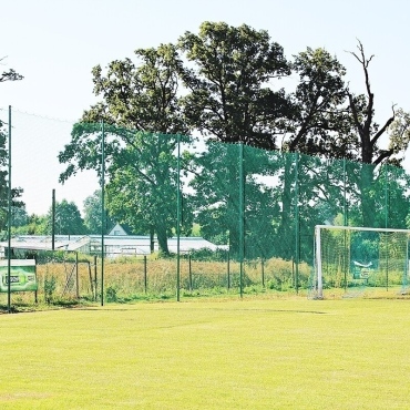 Piłkochwyt 4m wysokości   Siatka oczko 8x8cm   Grubość siatki 5mm