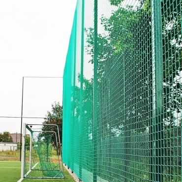 Piłkochwyt 4m wysokości   Siatka oczko 8x8cm   Grubość siatki 5mm