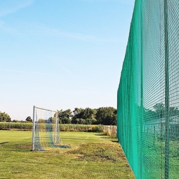 Piłkochwyt 4m wysokości   Siatka oczko 10x10cm   Grubość siatki 4mm