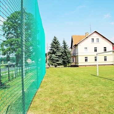 Piłkochwyt 4m wysokości   Siatka oczko 6x6cm   Grubość siatki 4mm