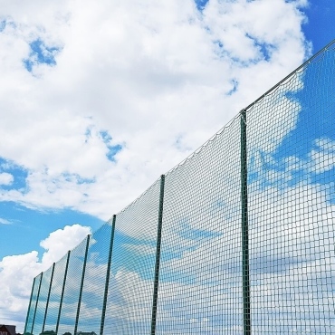 Piłkochwyt 5m wysokości   Siatka oczko 8x8cm   Grubość siatki 6mm