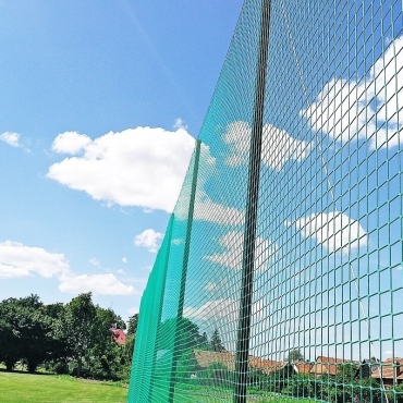 Piłkochwyt 4m wysokości   Siatka oczko 8x8cm   Grubość siatki 5mm