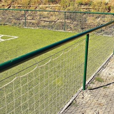 Piłkochwyt 4m wysokości   Siatka oczko 10x10cm   Grubość siatki 4mm