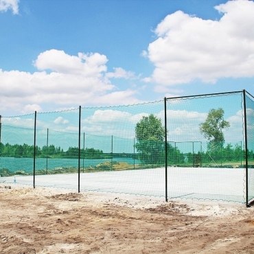 Piłkochwyt 4m wysokości   Siatka oczko 10x10cm   Grubość siatki 5mm