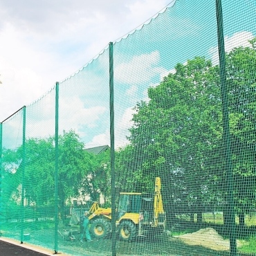 Piłkochwyt 5m wysokości   Siatka oczko 10x10cm   Grubość siatki 6mm